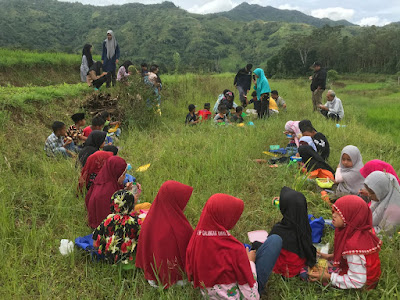Harmoni dalam Satu Wadah: Tradisi Makan Bersama yang Mempererat Silaturahmi